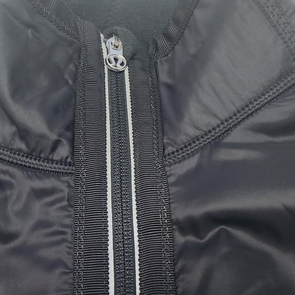 Lululemon Run bundled up jacket size 4 - Picture 3 of 6